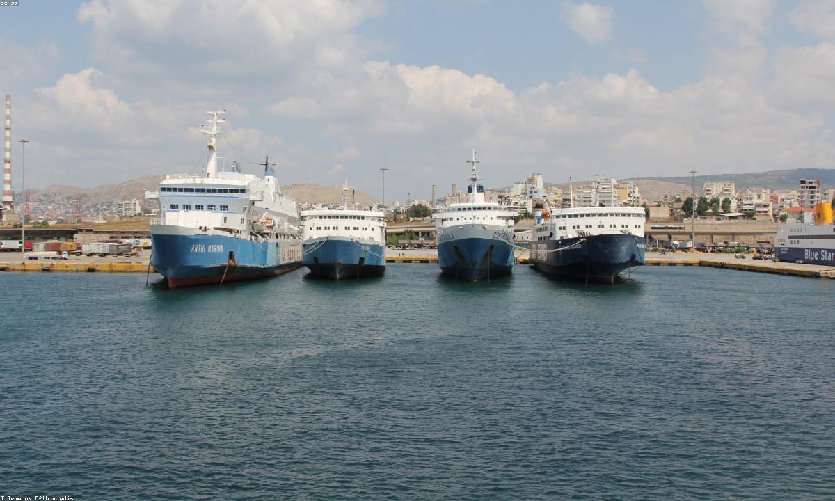英国海运货轮实景图